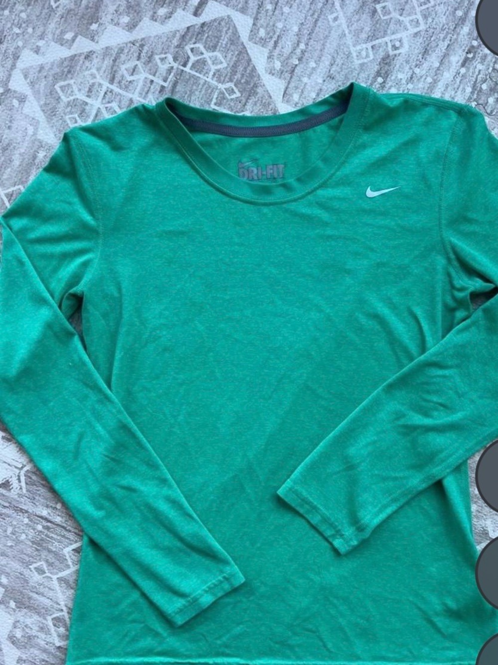 Nike Women's Long Sleeve Dri-FIT Top - Teal Green; small